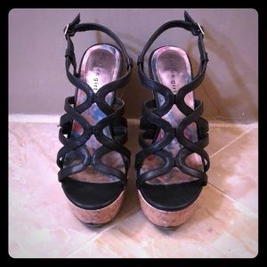 Madden Girl Black Strappy Wedges Sz 7